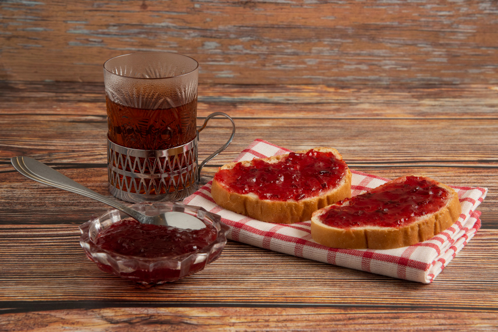 toastes-with-plum-confiture-glass-tea